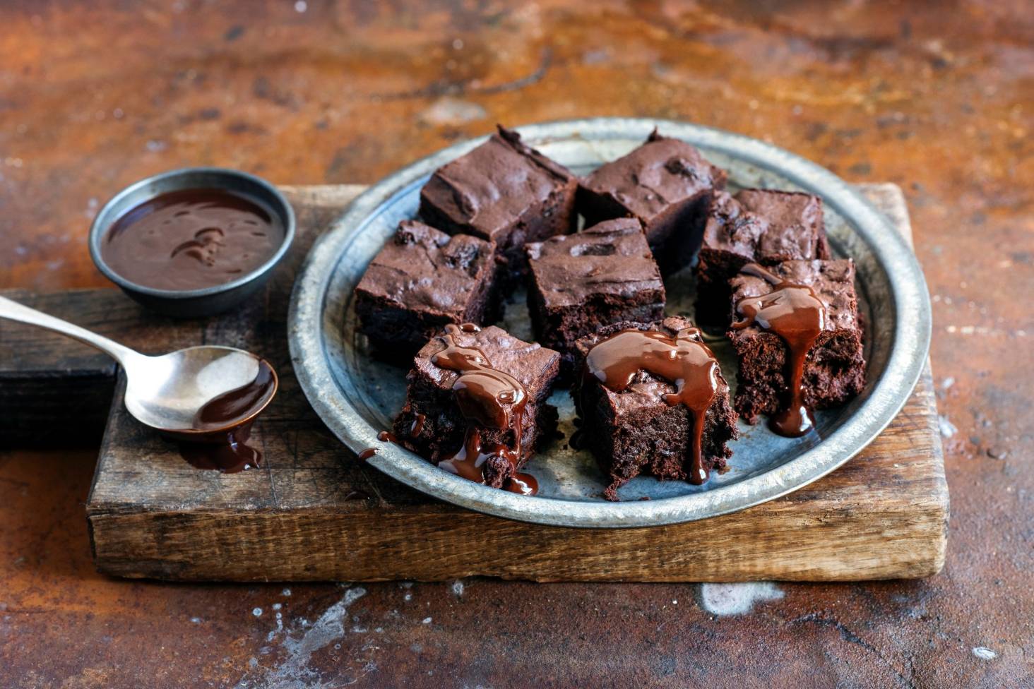 Cannabis Brownies fertig gebacken mit ordentlich Schokolade